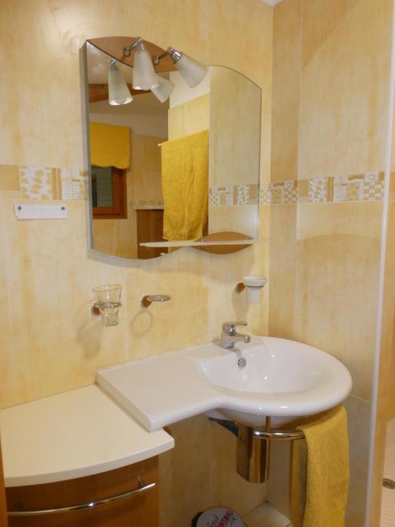 Chambre Le Mas D'Adelice Taulignan Εξωτερικό φωτογραφία