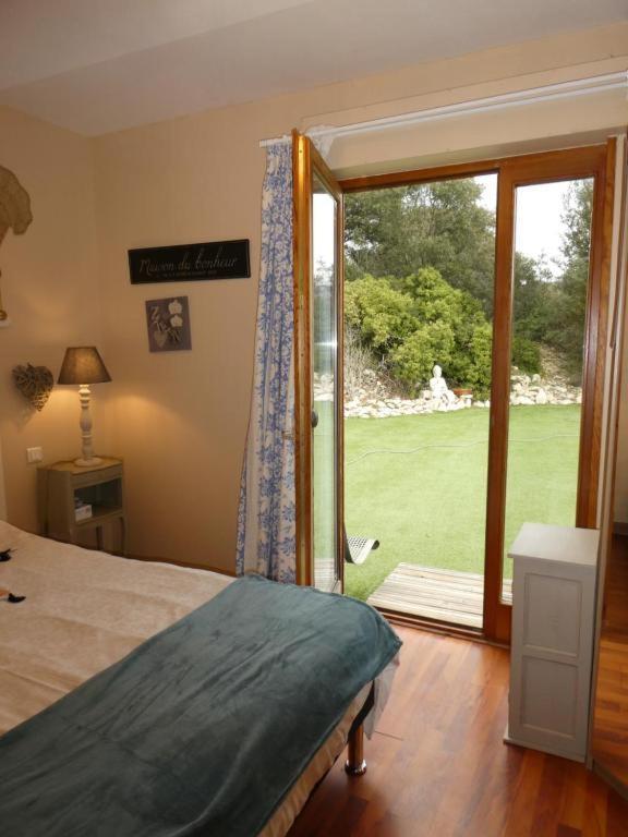 Chambre Le Mas D'Adelice Taulignan Εξωτερικό φωτογραφία